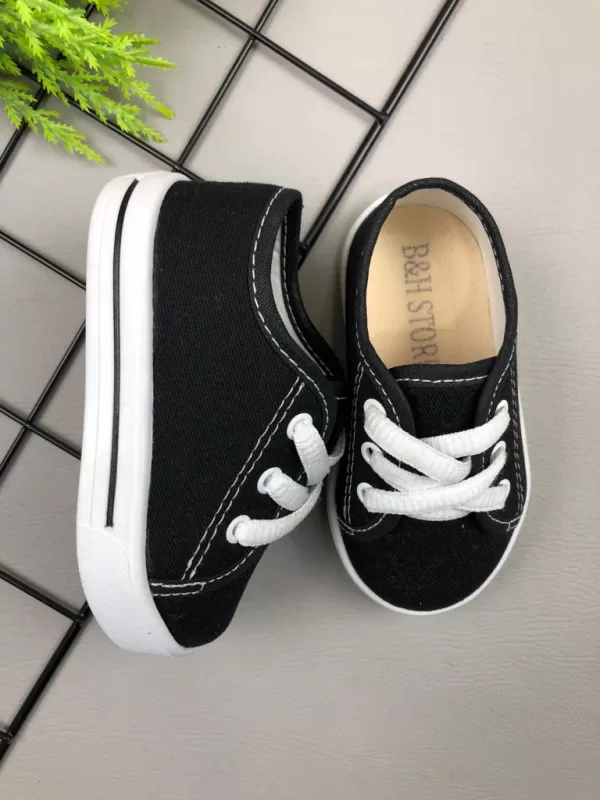 Tênis Infantil com Sola Liso Preto