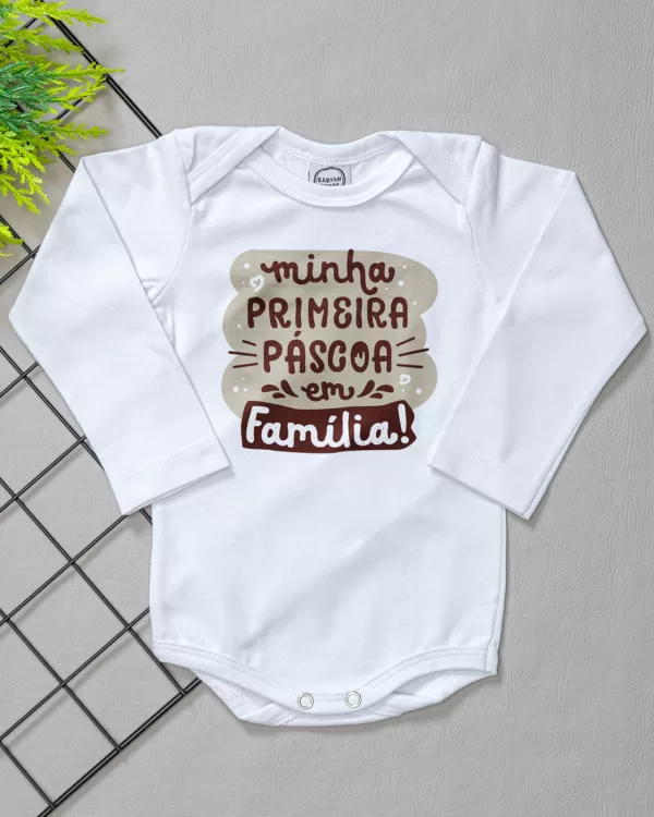 Body para Bebê Manga Longa Branco Minha Primeira Páscoa